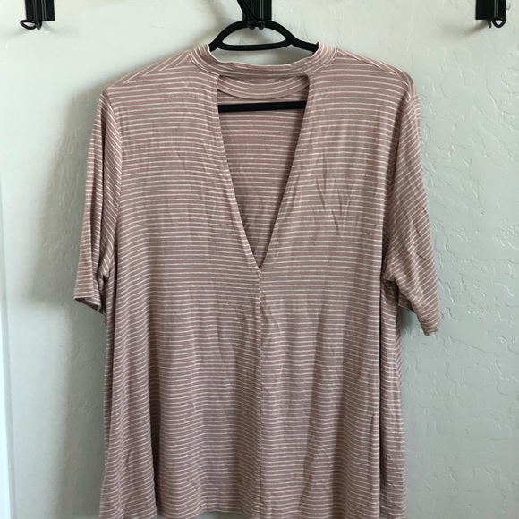 American Eagle Top - Picture 2 of 2